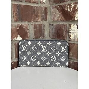 Louis Vuitton Denim Jacquard Monogram Zippy Wallet 54356